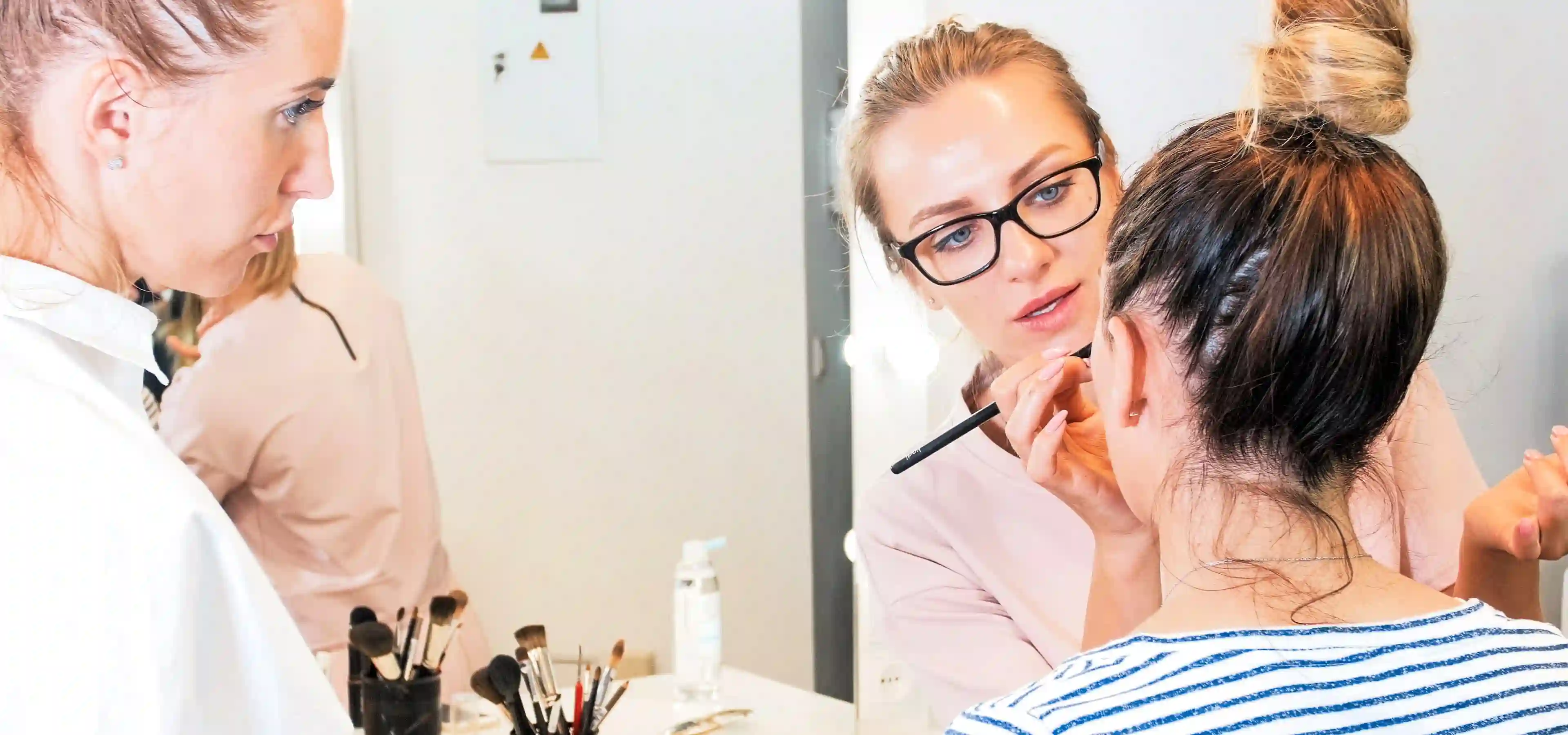 5 Effective Ways To Market Your Makeup Artist Business.webp